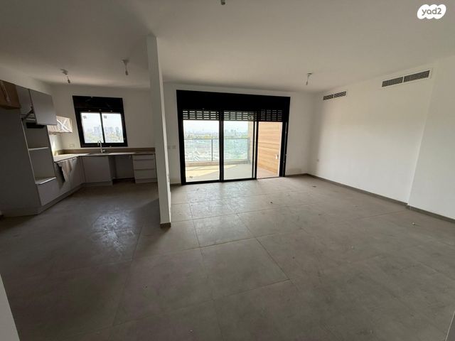 דירה, אסירי ציון 15, קרית שלום, תל אביב יפו