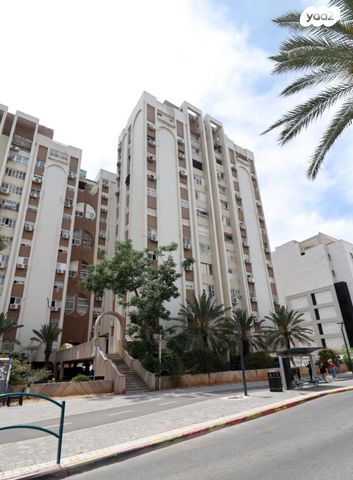 דירה, שדרות משה שרת 19, קרית ים ב', קרית ים