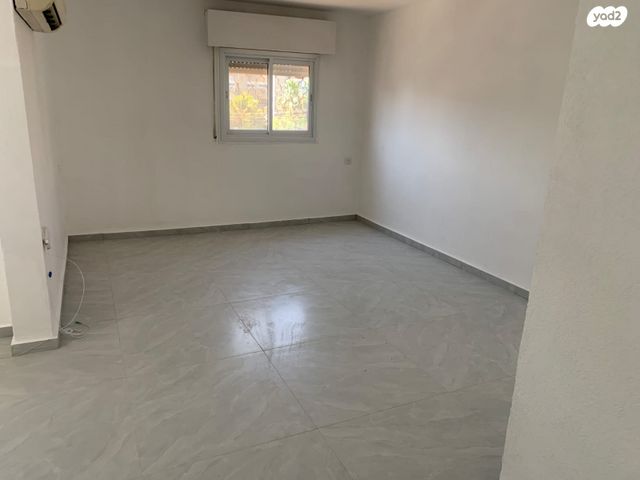 ח.מ. שפירא 19