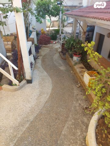 דירה, אחד העם 43, שיכון א', קרית שמונה