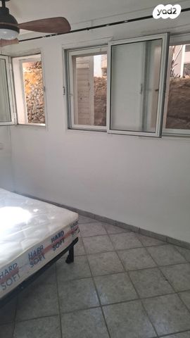 דירה, אחד העם 43, שיכון א', קרית שמונה