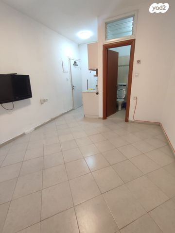 דירה, אשר לוין 3, רמב"ם, ראשון לציון