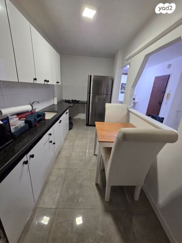 דירה, אופקים 3, גבעת עמוס, נשר