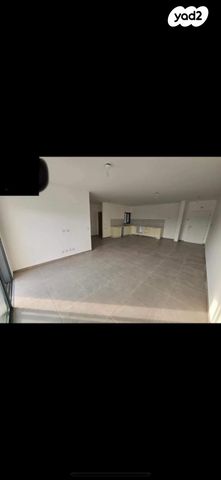 דירה, עופרה 5, גן יבנה מערב, גן יבנה