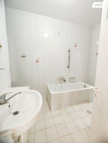 דירה, הרב קוק 61, צפון מערב מרכז העיר, נתניה