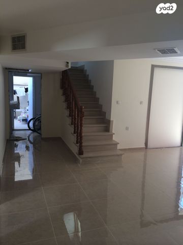 דופלקס, ז'בוטינסקי 4, עצמאות יוספטל, בת ים