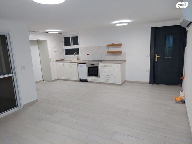 יחידת דיור, ברקת 12, נעלה, נעלה