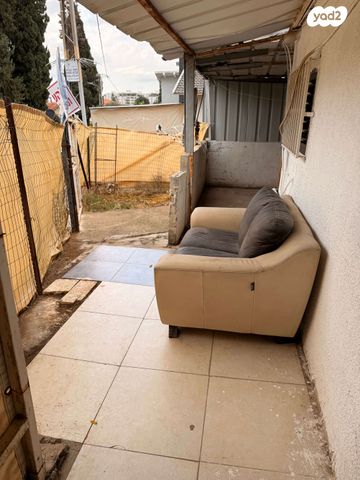 בית פרטי/ קוטג', המולדת 8, עמידר, נס ציונה