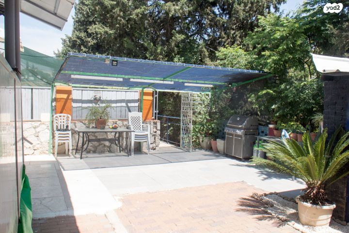 דירת גן, הסביונים 16, רובע א', אריאל