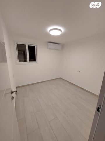 יחידת דיור, ברקת 12, נעלה, נעלה