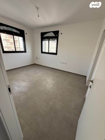 דירה, אסירי ציון 13, קרית שלום, תל אביב יפו