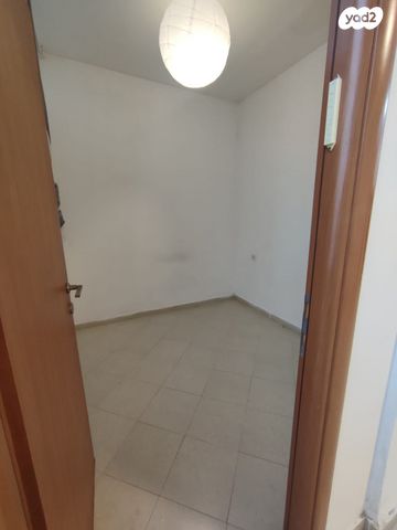 דירה, אשר לוין 3, רמב"ם, ראשון לציון