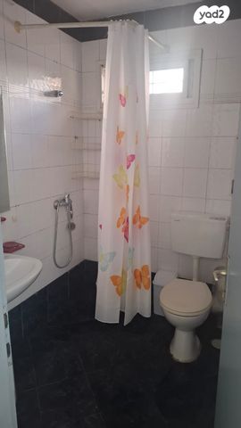 סטודיו/ לופט, אחד העם 43, שיכון א', קרית שמונה