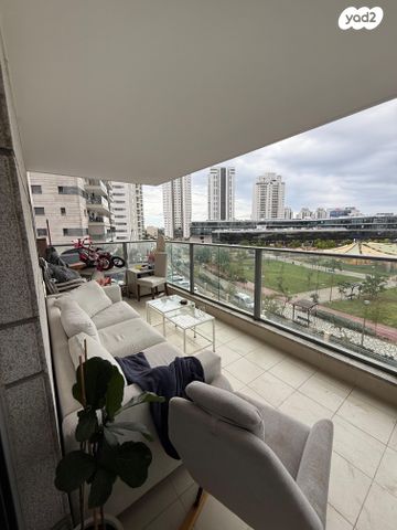 דירה, עפרה חזה 12, משכנות האומנים, קרית מוצקין