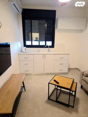 דירה, שדרות מנחם בגין 40, גבעת אולגה, חדרה