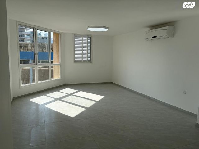 דירה, ז'בוטינסקי 2, עצמאות יוספטל, בת ים