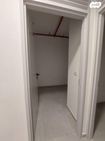 מחסן, שמעון פרס 5, מורשת, מודיעין מכבים רעות