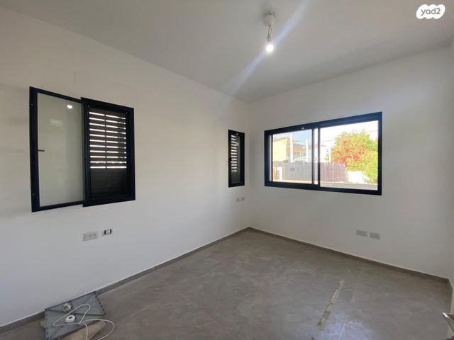 דו משפחתי, אפק 28, שבזי, ראש העין