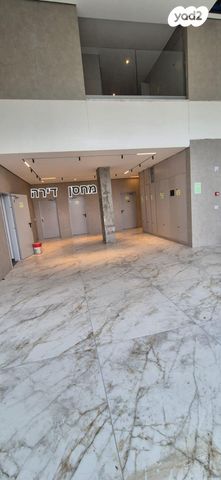 דירת גן, אהוד מנור 6, המוזיקה, שדרות