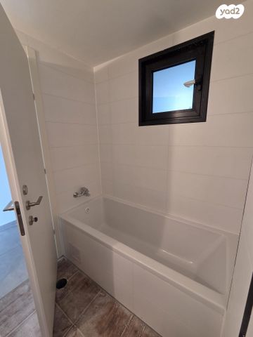 דירה, הרב שלום שבזי 235, פסגות אפק, ראש העין