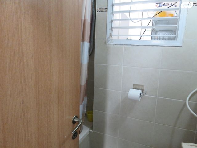 דירה, הורדים 4, רכסים, רכסים