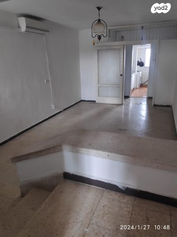 דירה, החלוץ 4, גבעת אולגה, חדרה