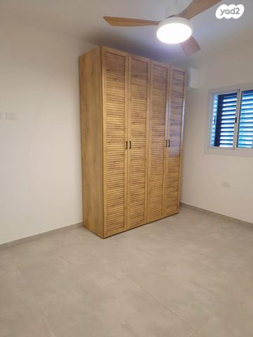 דירה, שדרות מנחם בגין 40, גבעת אולגה, חדרה