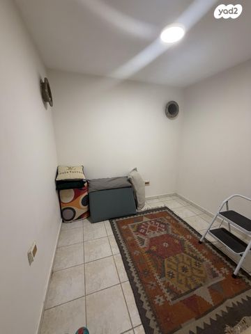 מרתף/ פרטר, הנשר 7, בנה ביתך, קדימה צורן