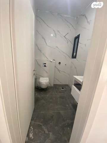 דו משפחתי, אפק 28, שבזי, ראש העין