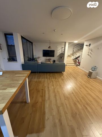 מרתף/ פרטר, הנשר 7, בנה ביתך, קדימה צורן