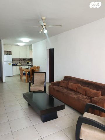 דירה, הגיבור האלמוני 44, יד אליהו, תל אביב יפו