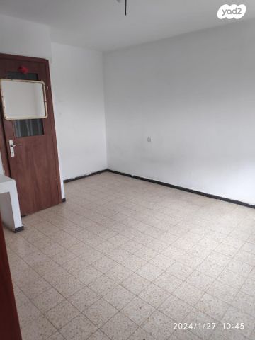 דירה, החלוץ 4, גבעת אולגה, חדרה