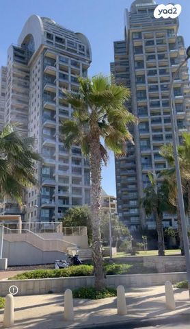 דירה, שדרות ניצה 26, צפון מערב מרכז העיר, נתניה