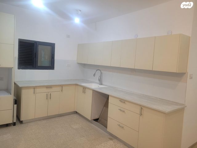 דירה, שפינוזה 16, אברמוביץ', ראשון לציון