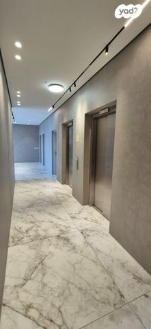 דירת גן, אהוד מנור 6, המוזיקה, שדרות