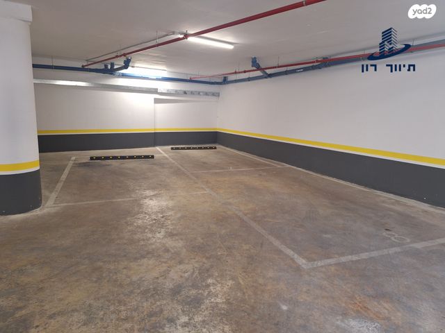 גג/ פנטהאוז, ארלוזורוב, גבעתיים