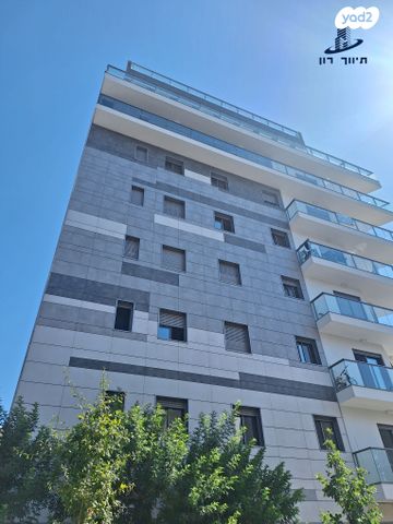 גג/ פנטהאוז, ארלוזורוב, גבעתיים