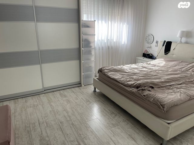 דירה, אליהו קורן, חומת שמואל, הר חומה, ירושלים