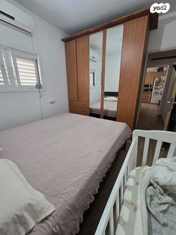 דירה, מנדלי מוכר ספרים, בת ים