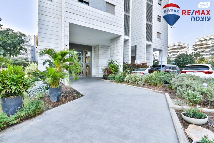 דירה, חיים חפר, הרקפות, ראשון לציון