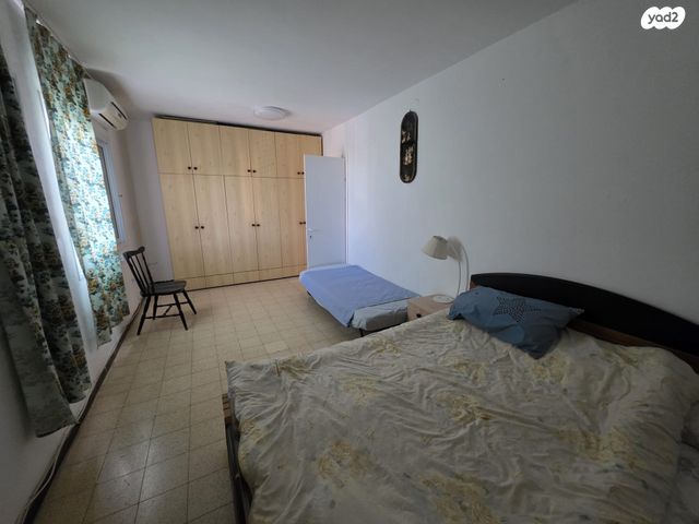 דירה, נעורים, ערד