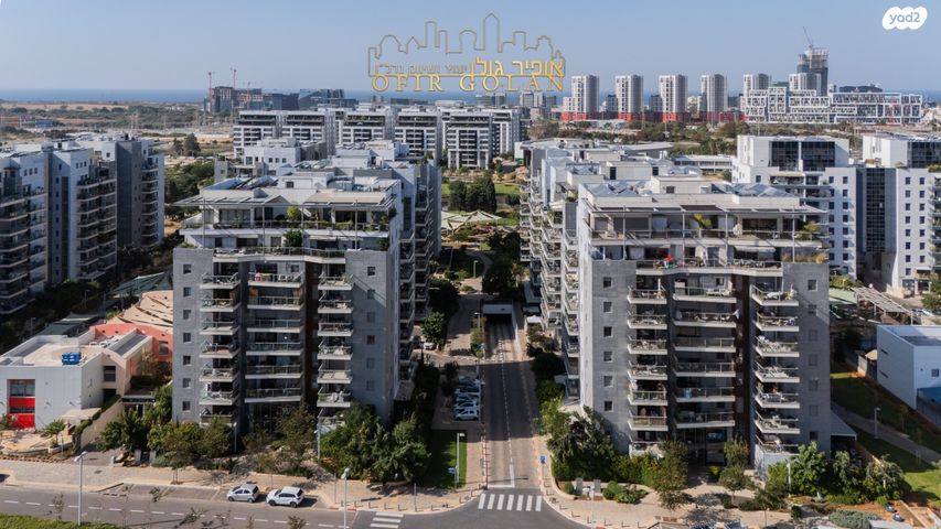 דירה, הרצליה