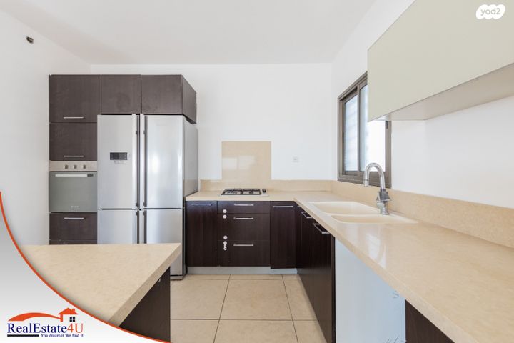 דירה, אהוד מנור, עיר ימים, נתניה