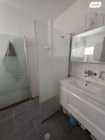 דירה, נעורים, ערד