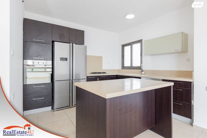 דירה, אהוד מנור, עיר ימים, נתניה