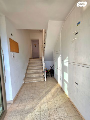 דירה, פורצי הדרך, נווה עמל, הרצליה