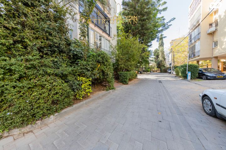 דירה, הרצליה