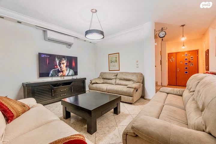 דו משפחתי, האר"י הקדוש, מחנה יהודה, פתח תקווה