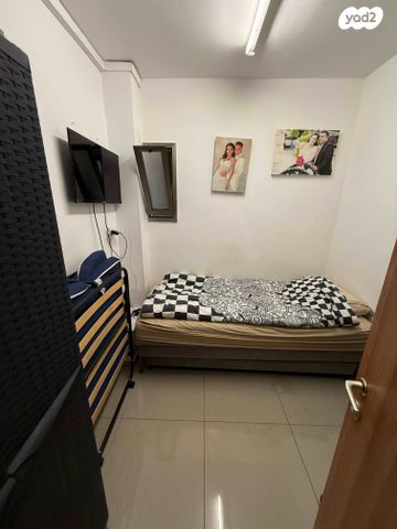 דירה, יוסף בורג, הנרקיסים, קרית מלאכי