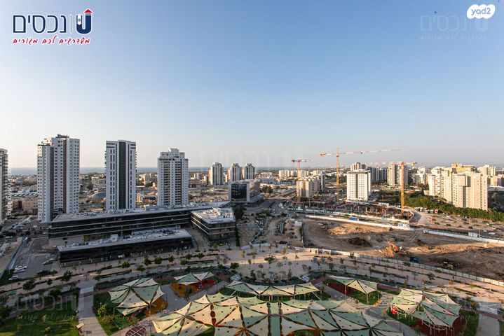 דירה, עפרה חזה, משכנות האומנים, קרית מוצקין